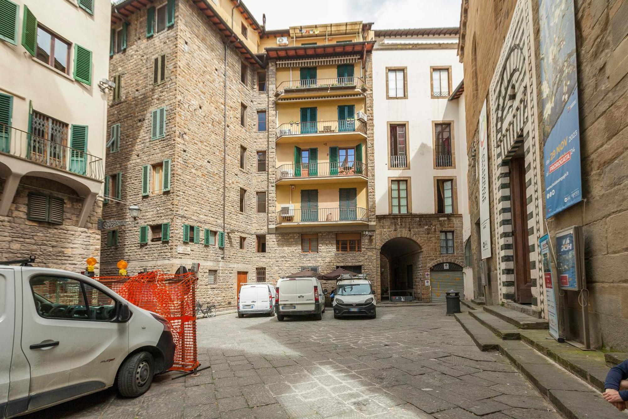 Mamo Florence - Santo Stefano Apartment ภายนอก รูปภาพ